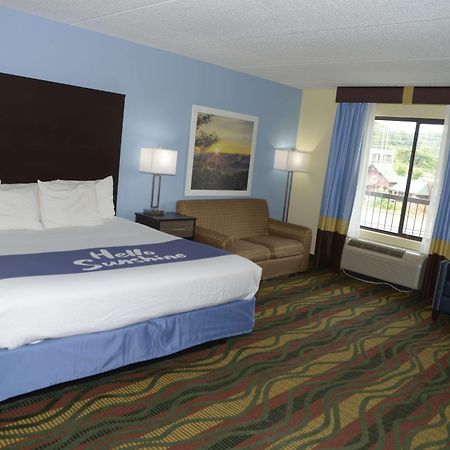 Days Inn by Wyndham Kodak/Sevierville Intrstate SmokeyMntns Eksteriør bilde